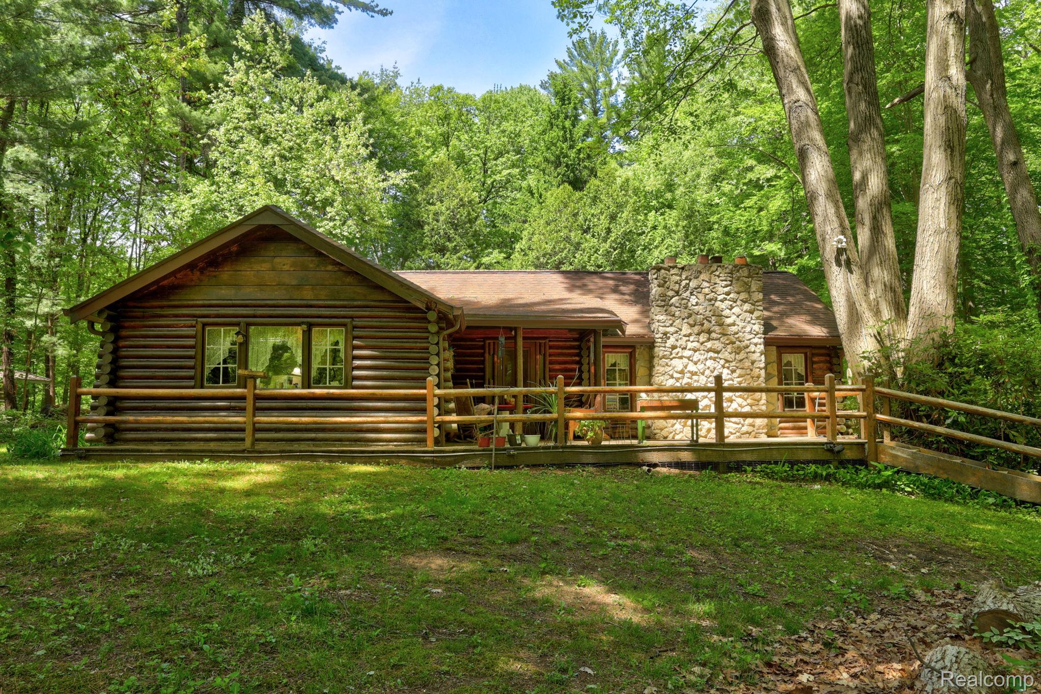 3814 South Towerline Road Bridgeport, MI 48722 - Photo 4 of 52 4-web-or-mls-3814 S Towerline Rd Bridgeport-4.jpg