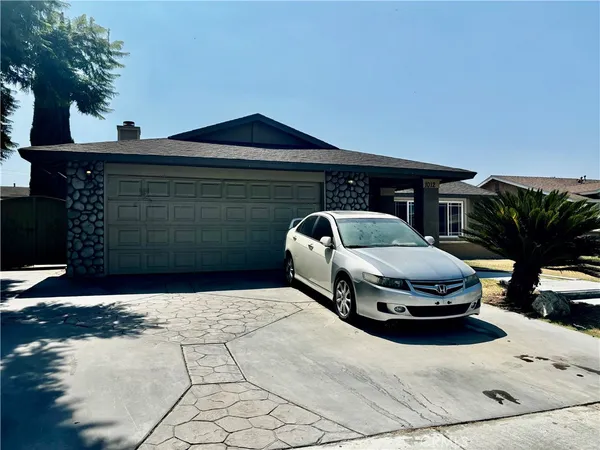 $580,000 | 1012 West Long Beach Drive, Colton, CA 92324