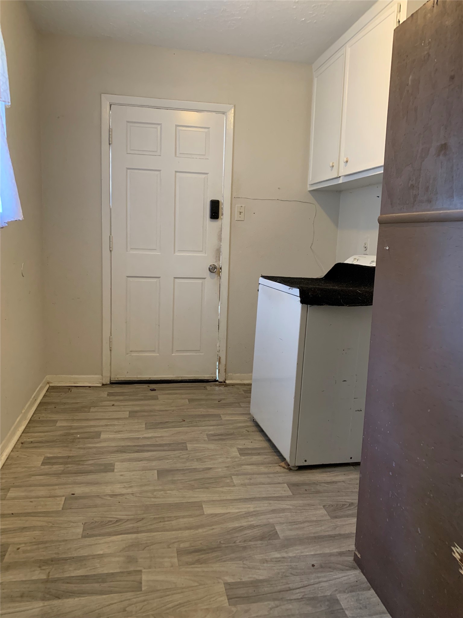 23830 English Oak Drive Spring, TX 77373 - Photo 11 of 13 Utility room with side door access.