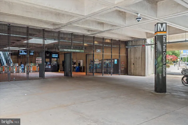 a view of parking area