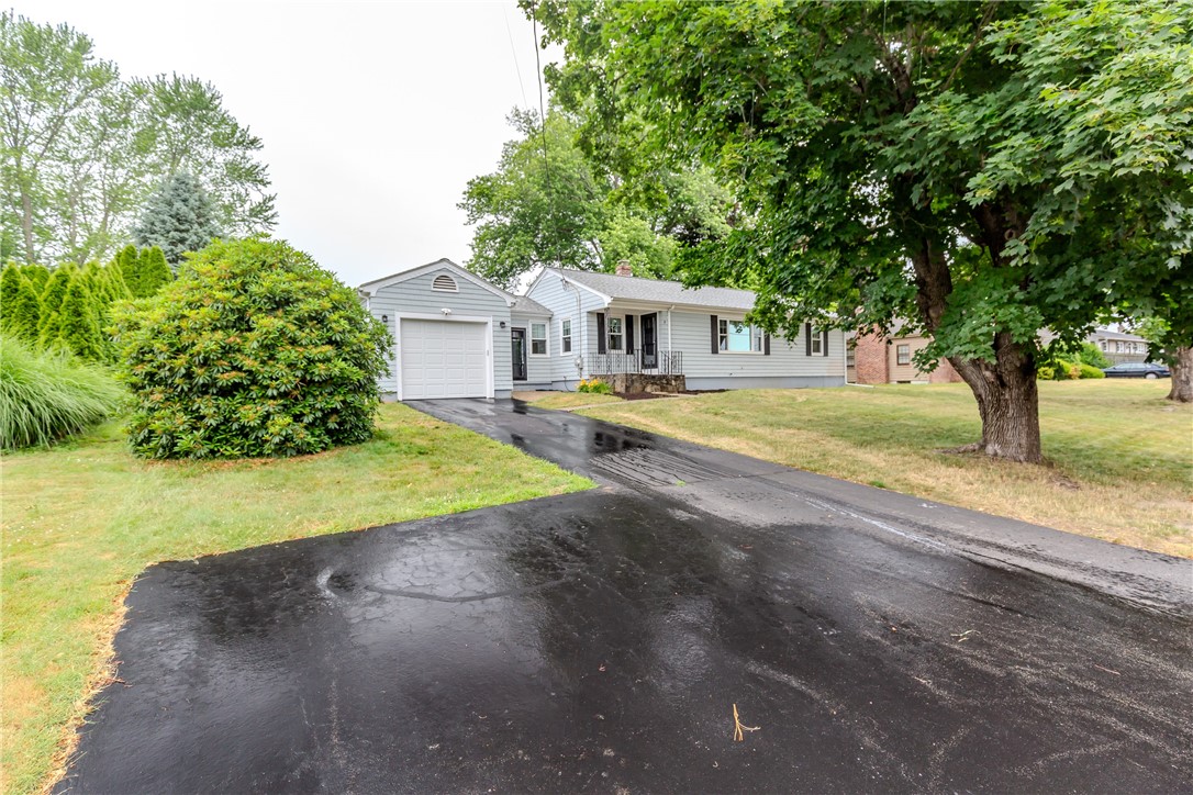 8 Barnes Street Smithfield, RI 02828 - Photo 45 of 48