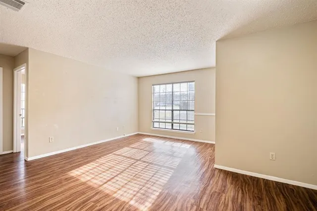 $985 | 301 Craddock Avenue, Unit C, San Marcos, TX 78666