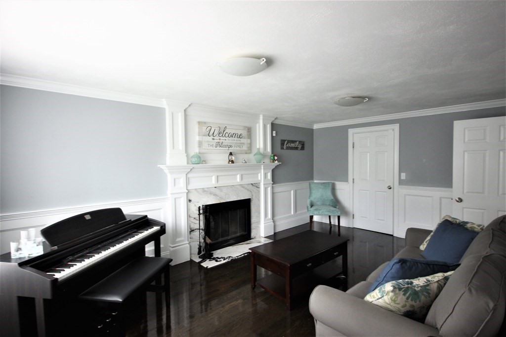 96 Coolidge Circle Northborough, MA 01532 - Photo 7 of 41