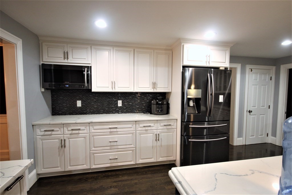 96 Coolidge Circle Northborough, MA 01532 - Photo 9 of 41