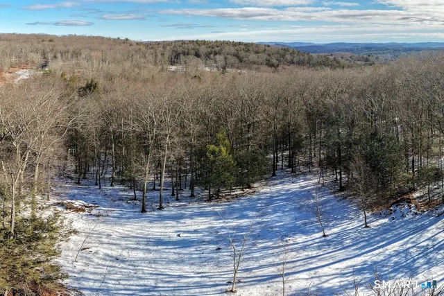 $425,000 | 77 Belgo Road, Lakeville, CT 06039