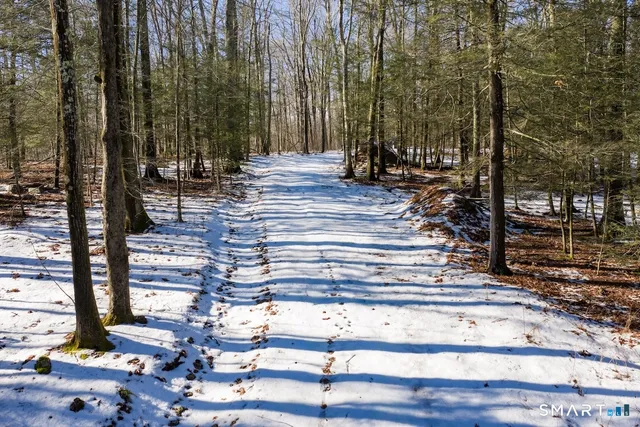 $425,000 | 77 Belgo Road, Lakeville, CT 06039