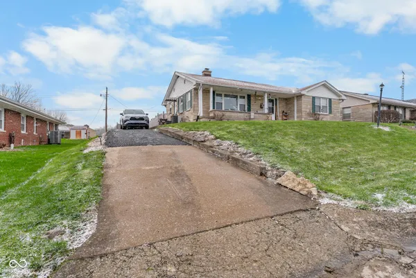$219,900 | 830 South Main Street, Brownstown, IN 47220