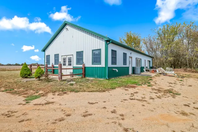 $280,000 | 10149 Dennings Road, Jonesville, MI 49250