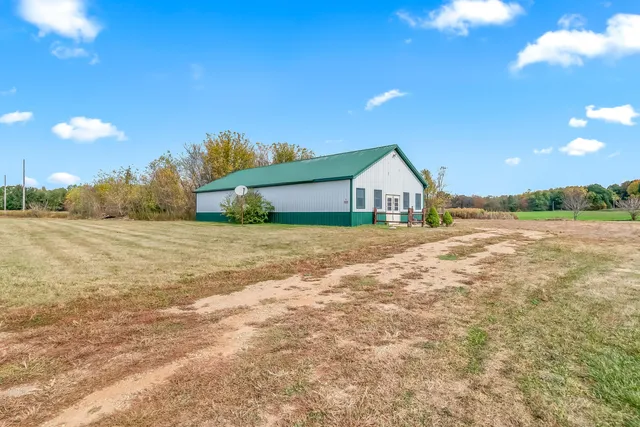 $280,000 | 10149 Dennings Road, Jonesville, MI 49250
