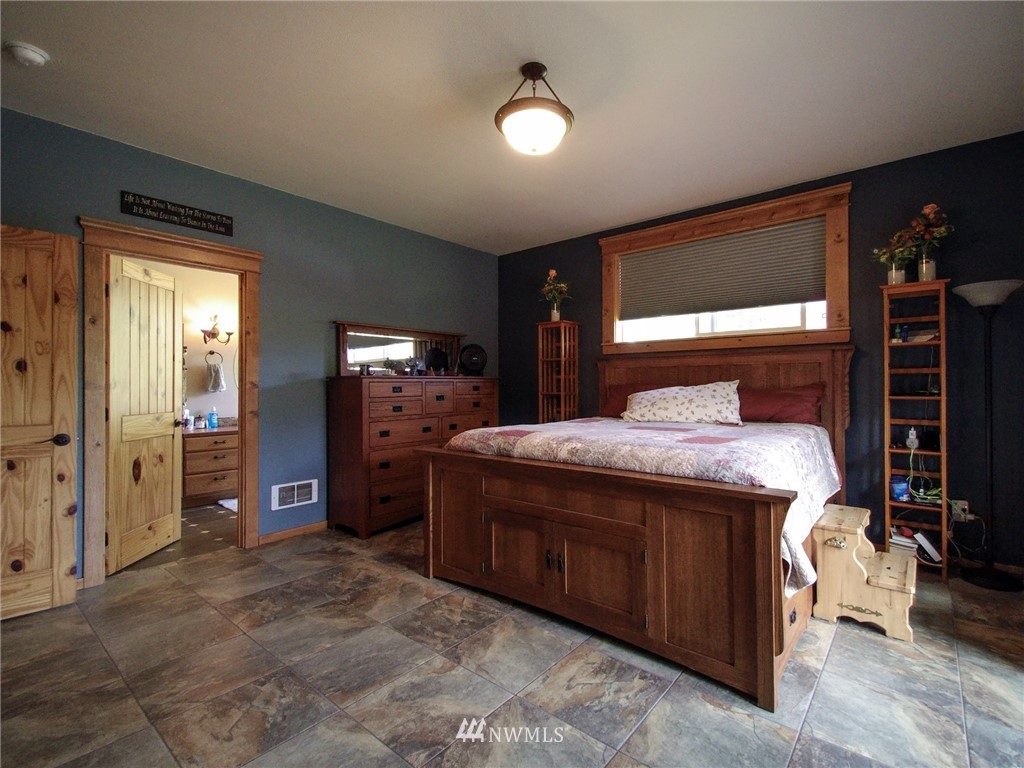 593 Colville Road Port Angeles, WA 98363 - Photo 18 of 40 Gallery Image 18