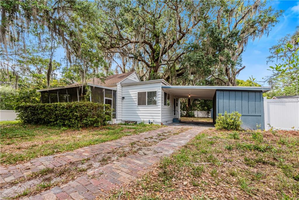 *WELCOME HOME!* This charming 2BD/1BA HOME sitting on *OVER a 1/4 ACRE LOT* with *NO HOA, *REMODELED KITCHEN & BATHROOM, *HIGH EFFICIENCY MINI-SPLIT A/C and *VINYL FENCED YARD!