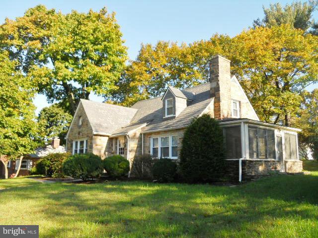 7311 Knollwood Road Baltimore, MD 21286 - Photo 2 of 30 a view of a house with a yard