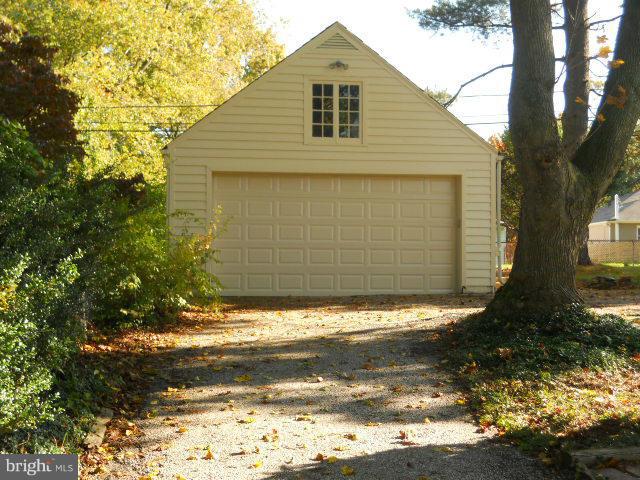 7311 Knollwood Road Baltimore, MD 21286 - Photo 26 of 30 a front view of house with yard