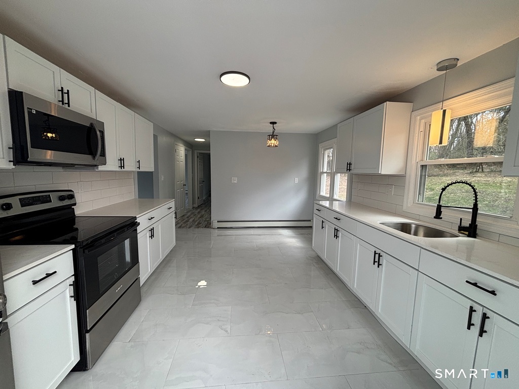 26 Bailey Road Enfield, CT 06082 - Photo 3 of 38