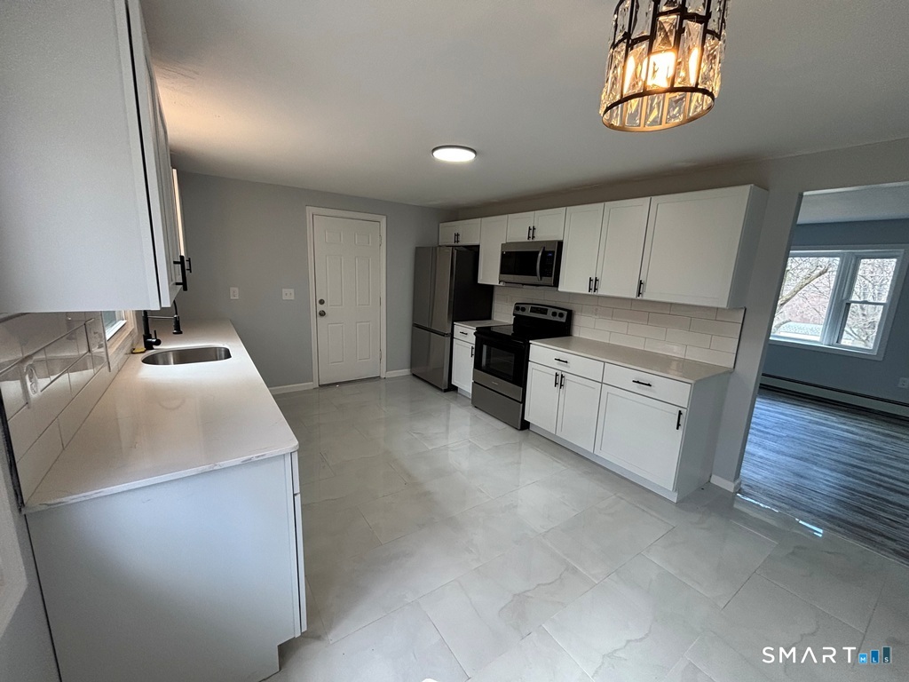 26 Bailey Road Enfield, CT 06082 - Photo 4 of 38