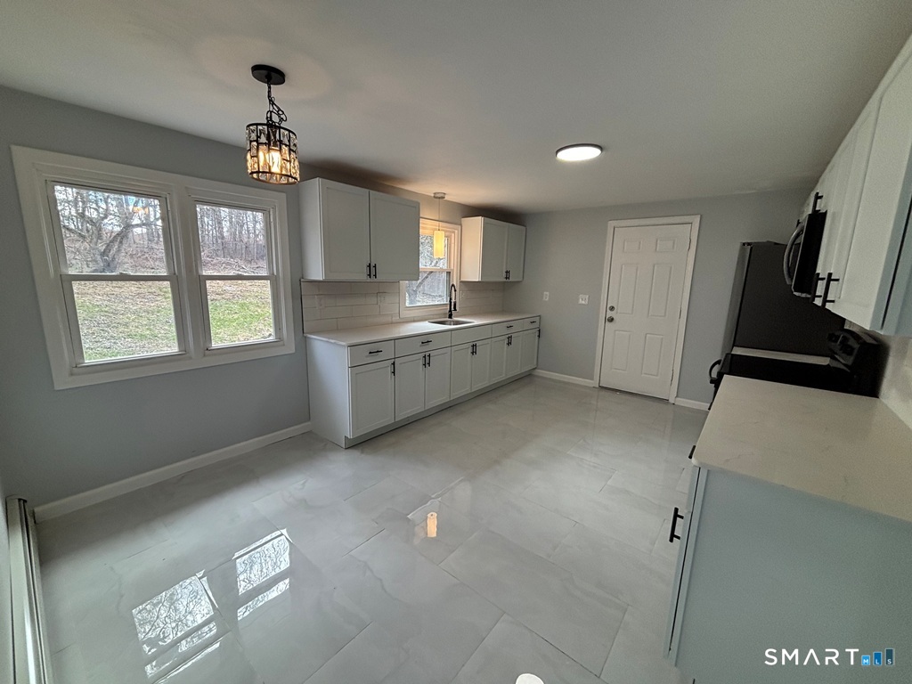 26 Bailey Road Enfield, CT 06082 - Photo 6 of 38