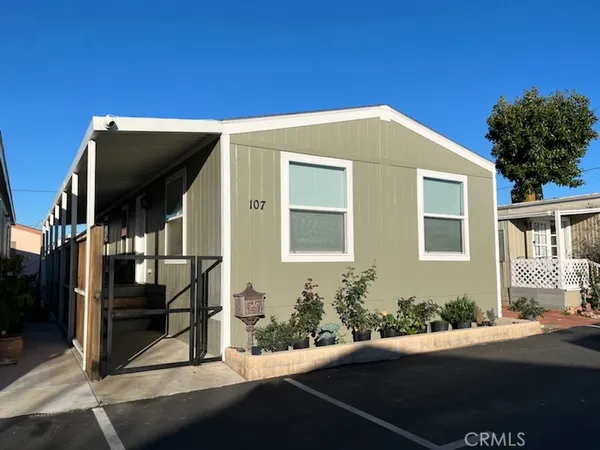$260,000 | 7560 Woodman Place, Unit 107, Van Nuys, CA 91405