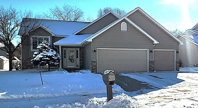 $429,500 | 920 Plymouth Lane Northwest, Rochester, MN 55901