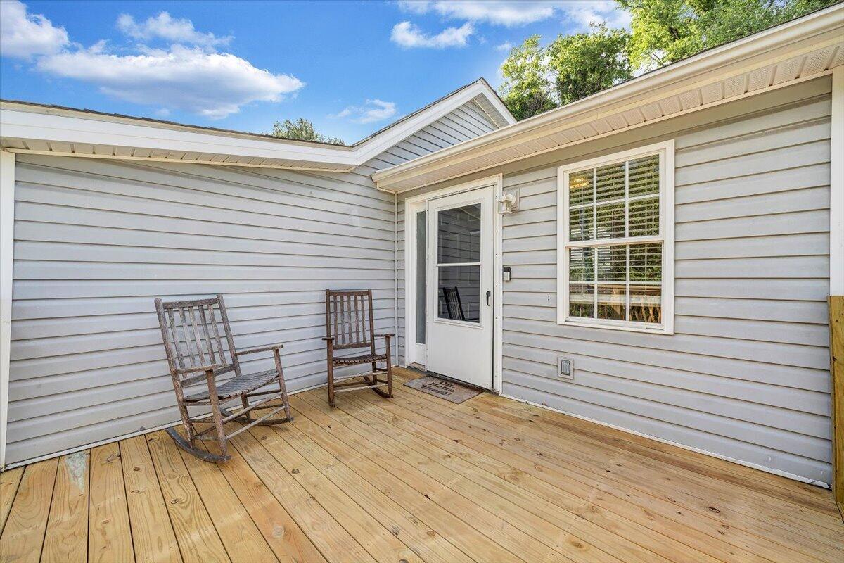 430 Tinker Avenue Vinton, VA 24179 - Photo 2 of 37 02-MIB09600