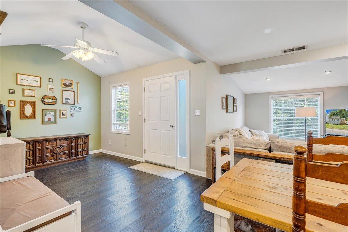 430 Tinker Avenue Vinton, VA 24179 - Photo 5 of 37 06-MIB09483