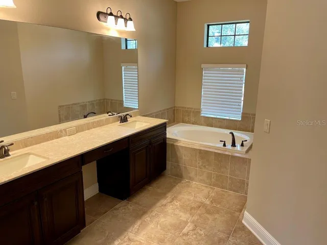 $4,250 | 15604 Hampton Village Drive, Tampa, FL 33618