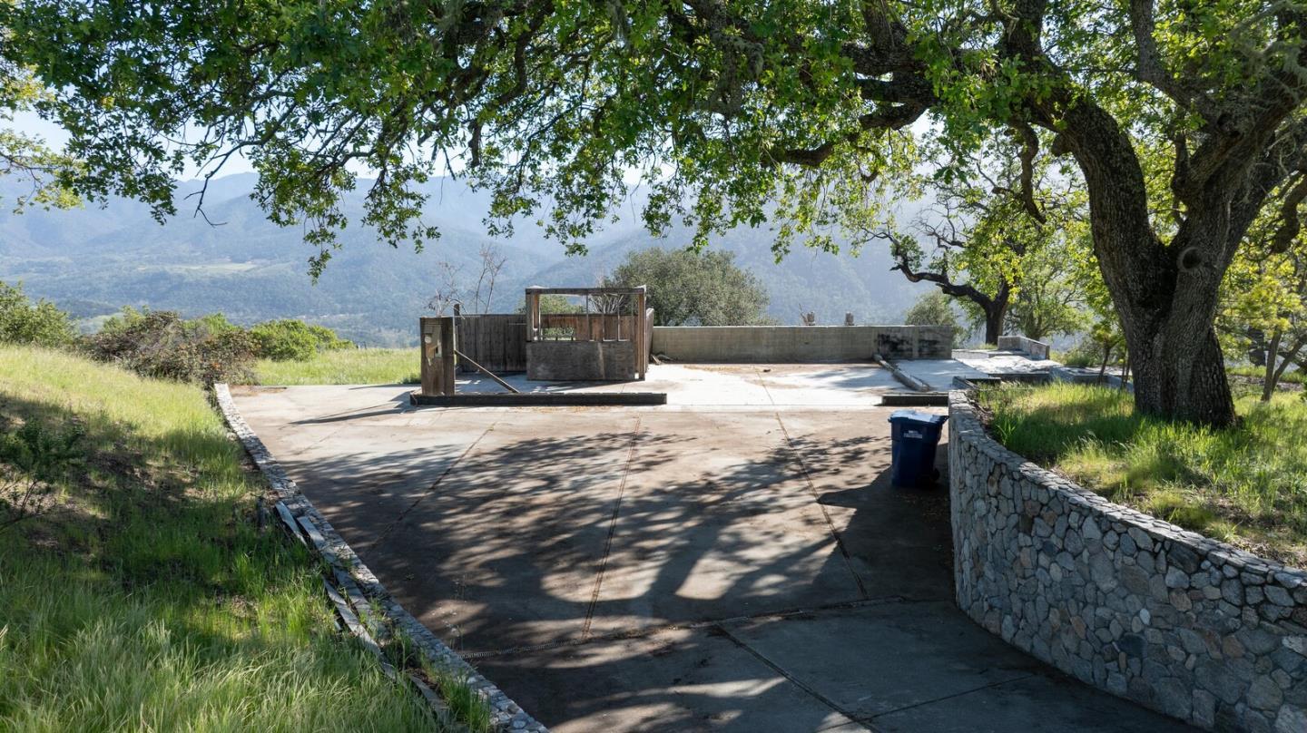 34994 Sky Ranch Road Carmel Valley, CA 93924 - Photo 7 of 36 Gallery Image 7