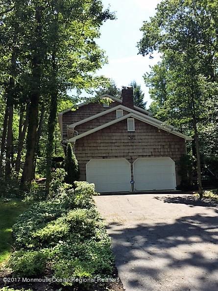 2 Car Garage leads to walkout basement