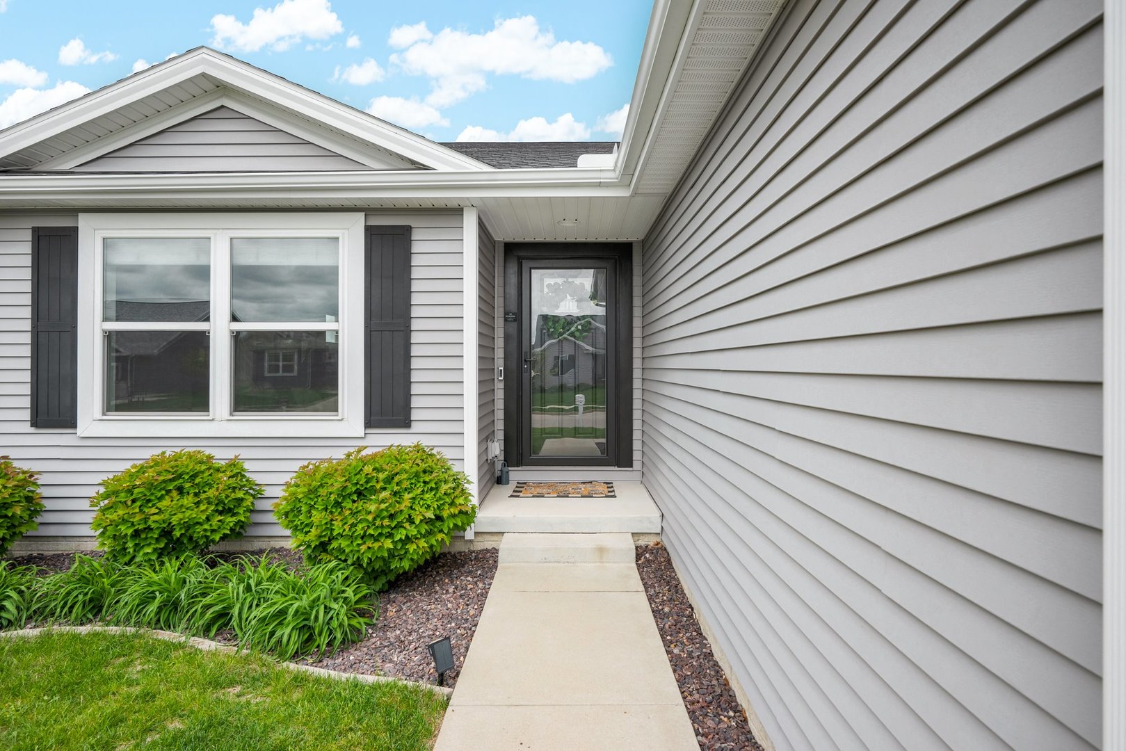 314 Bobwhite Way Normal, IL 61761 - Photo 2 of 48