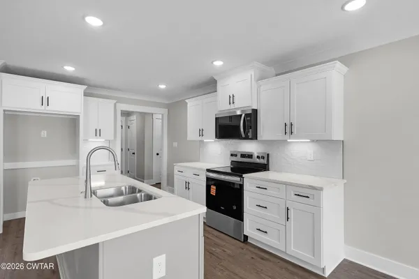 $299,900 | 18 Easington Cove, Jackson, TN 38305