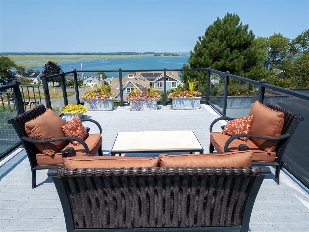 8 Goldfinch Way Ipswich, MA 01938 - Photo 7 of 41 a outdoor space with sitting space