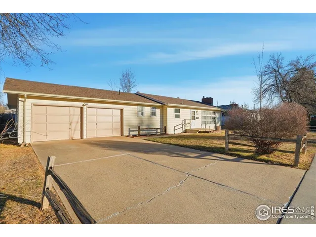 a house view with a outdoor space