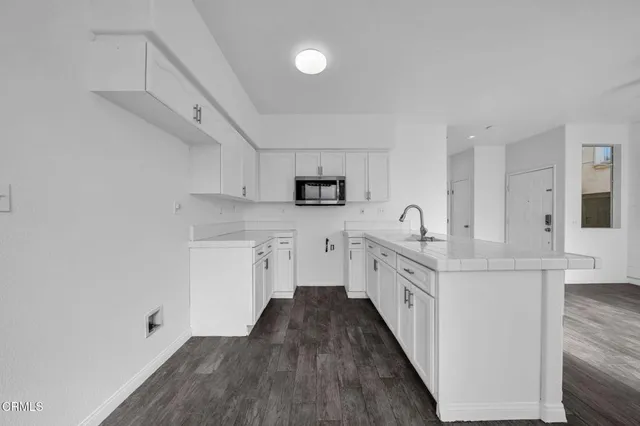 $700,000 | 208 Bolero Lane, Oxnard, CA 93036