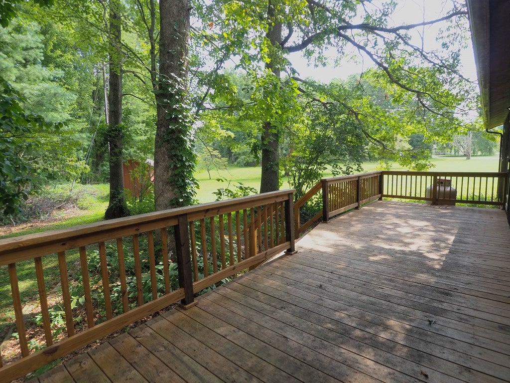2173 Edmonds Road Galax, VA 24333 - Photo 6 of 37 Gallery Image 6