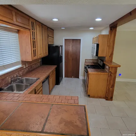 $1,875 | 1922 Oakline Drive, San Antonio, TX 78232