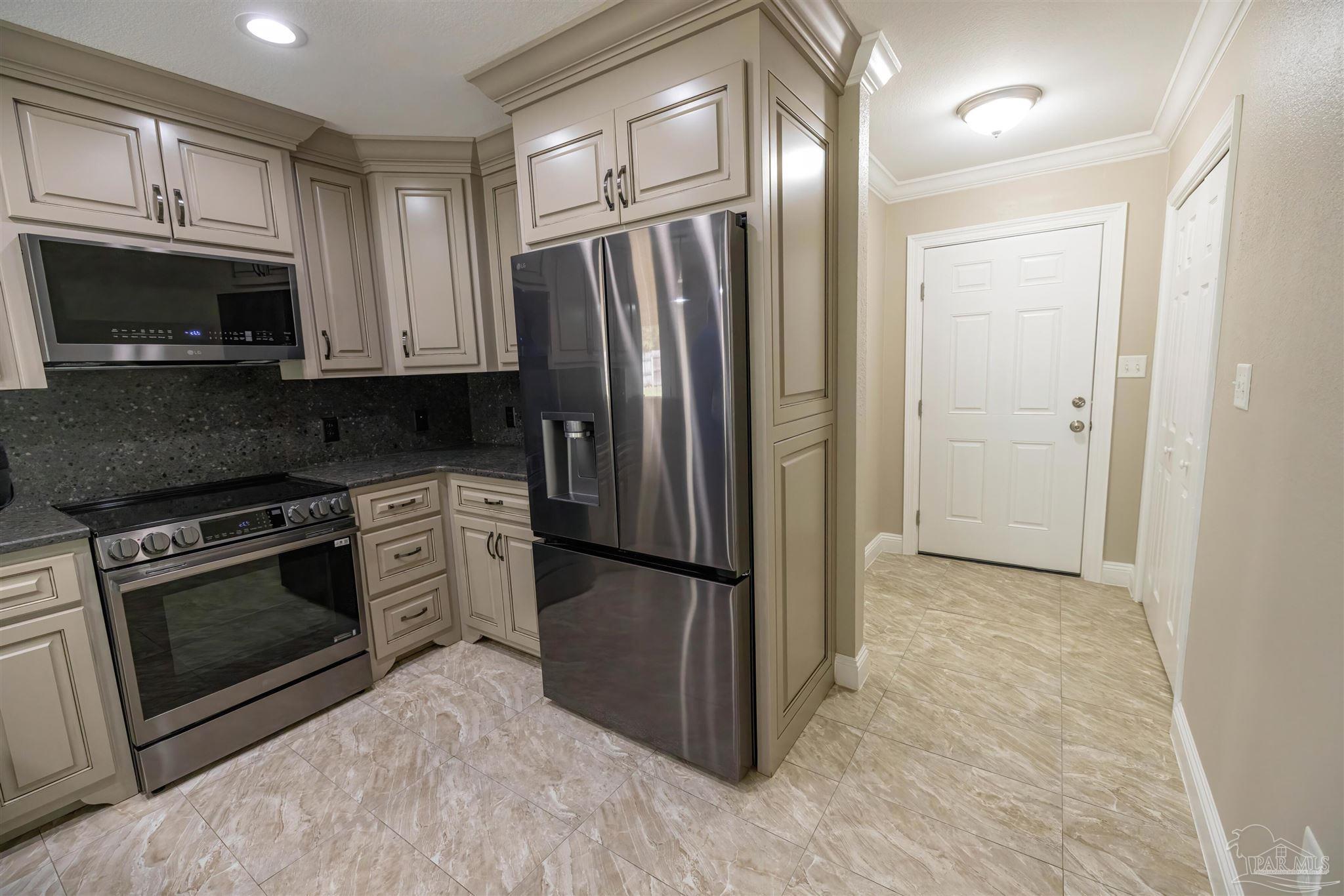 5970 Gillum Road Milton, FL 32570 - Photo 7 of 24