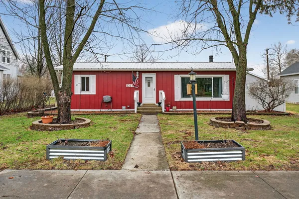 $265,000 | 104 North Center Street, Gardner, IL 60424
