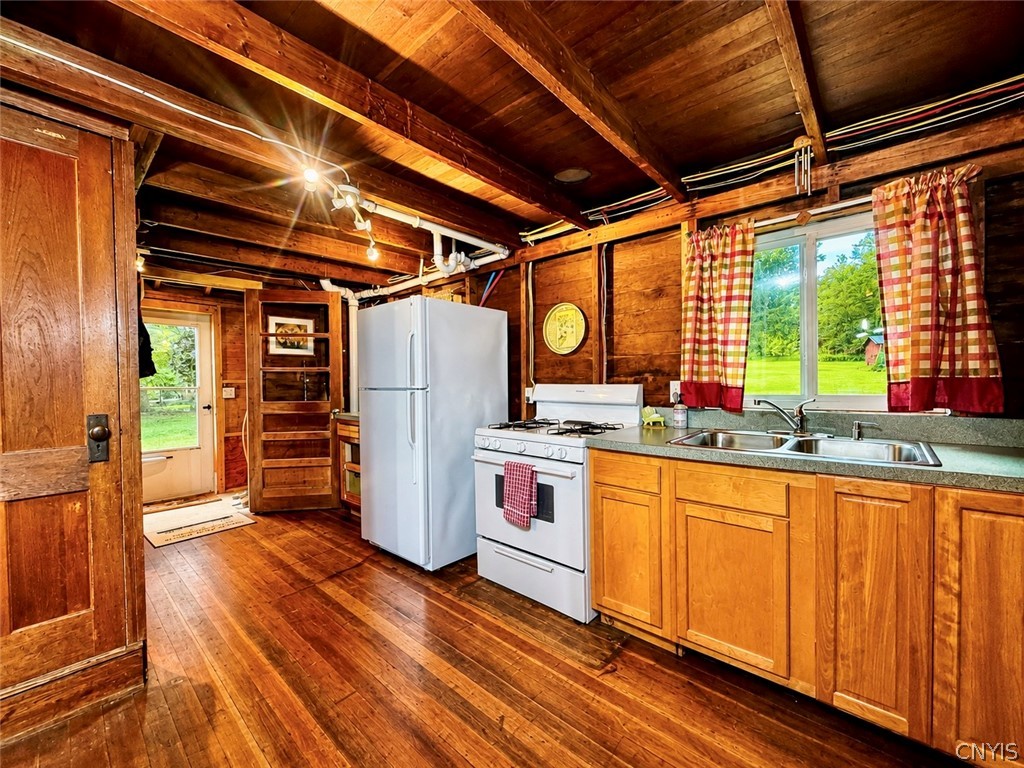 2425 Nichols Camp Road Eaton, NY 13334 - Photo 11 of 50
