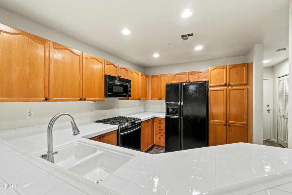 1209 Nautical Way Oxnard, CA 93030 - Photo 17 of 45