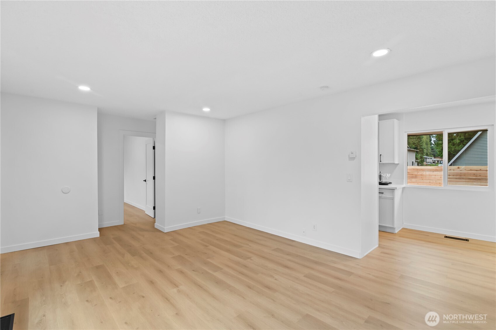 7702 202nd Place Southwest Edmonds, WA 98026 - Photo 7 of 21