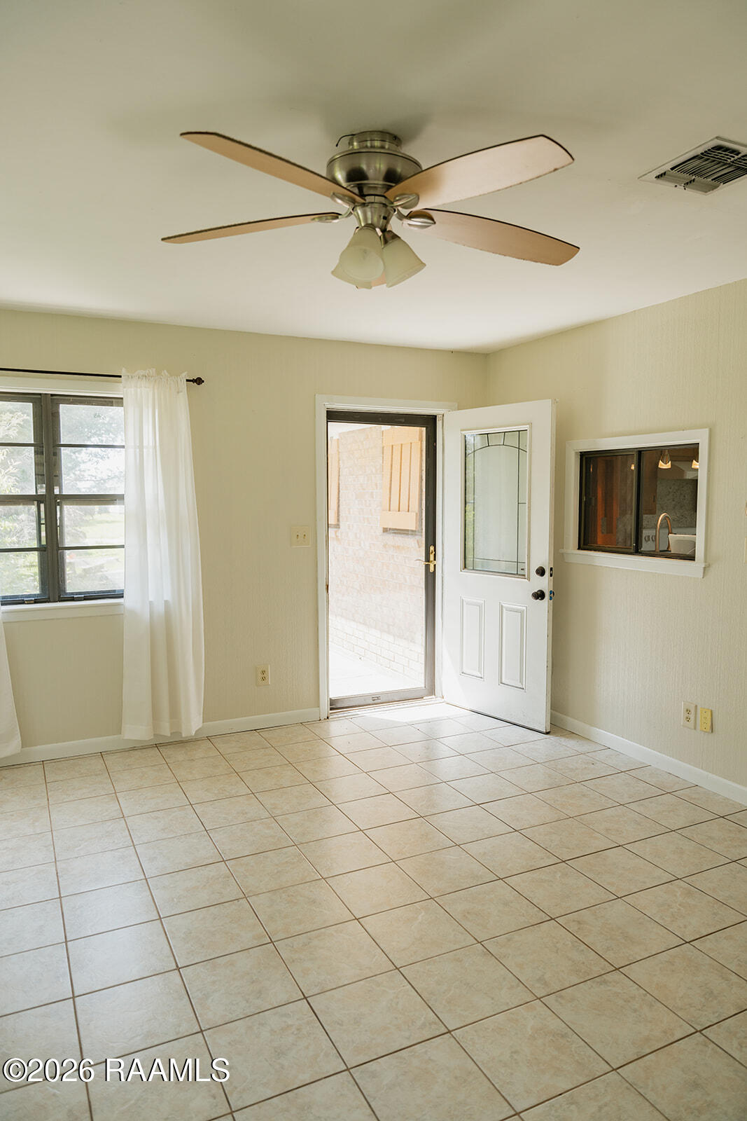 2806 Riverwood Road New Iberia, LA 70560 - Photo 3 of 39 DSC00778
