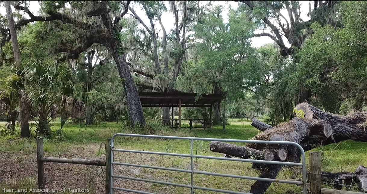 1520 West County Line Road Bowling Green, FL 33834 - Photo 30 of 33