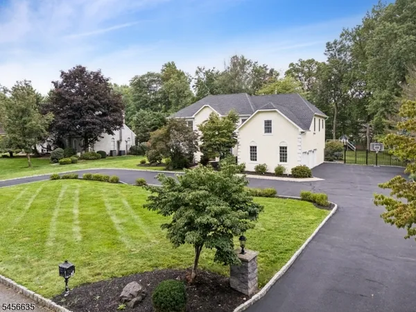 $1,625,000 | 18 Downingtown Court, Warren, NJ 07059