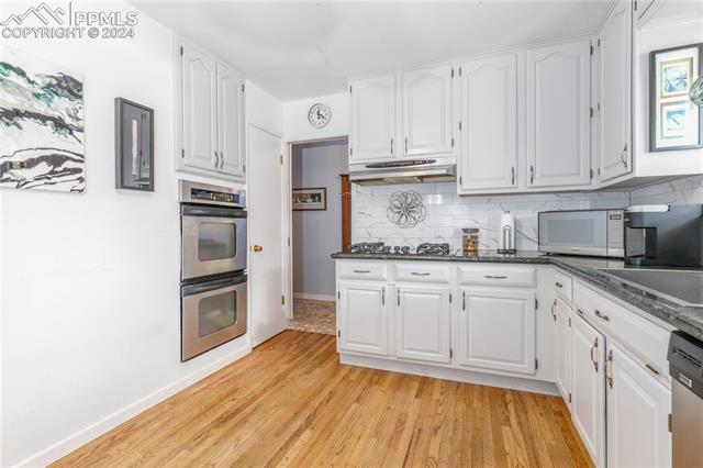 815 Cresta Road Colorado Springs, CO 80905 - Photo 7 of 30 Double oven, pantry space and room for an Island/ Butcher Block cart