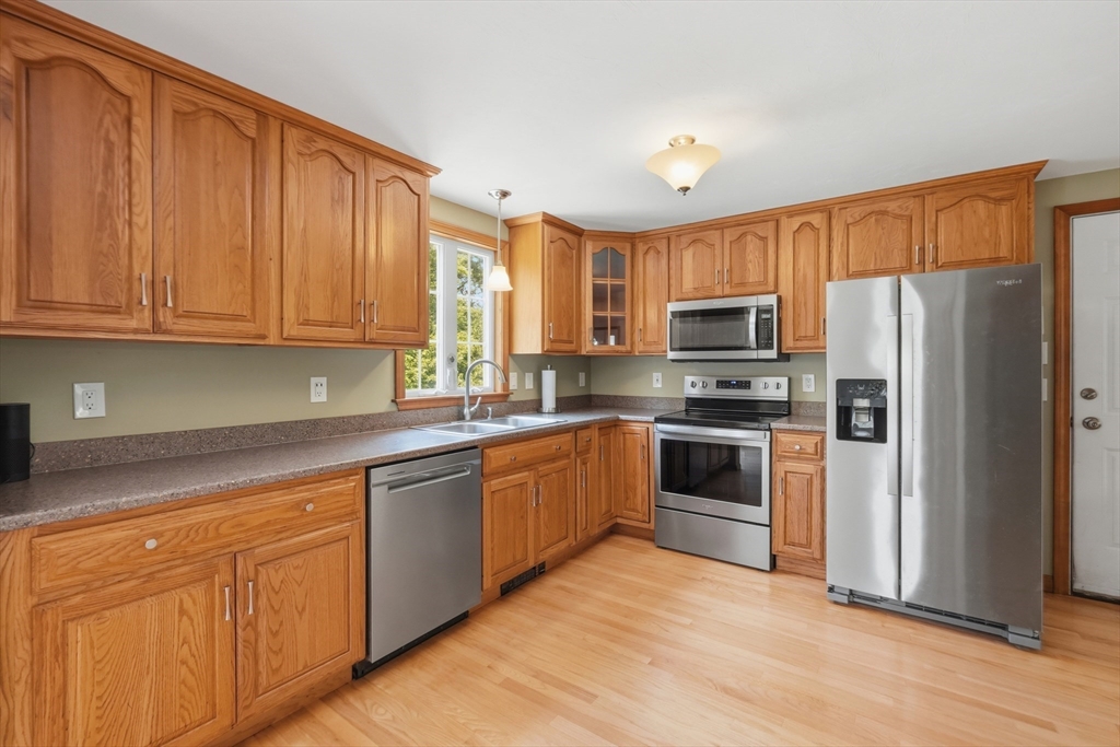 193 Center Depot Road Charlton, MA 01507 - Photo 8 of 42