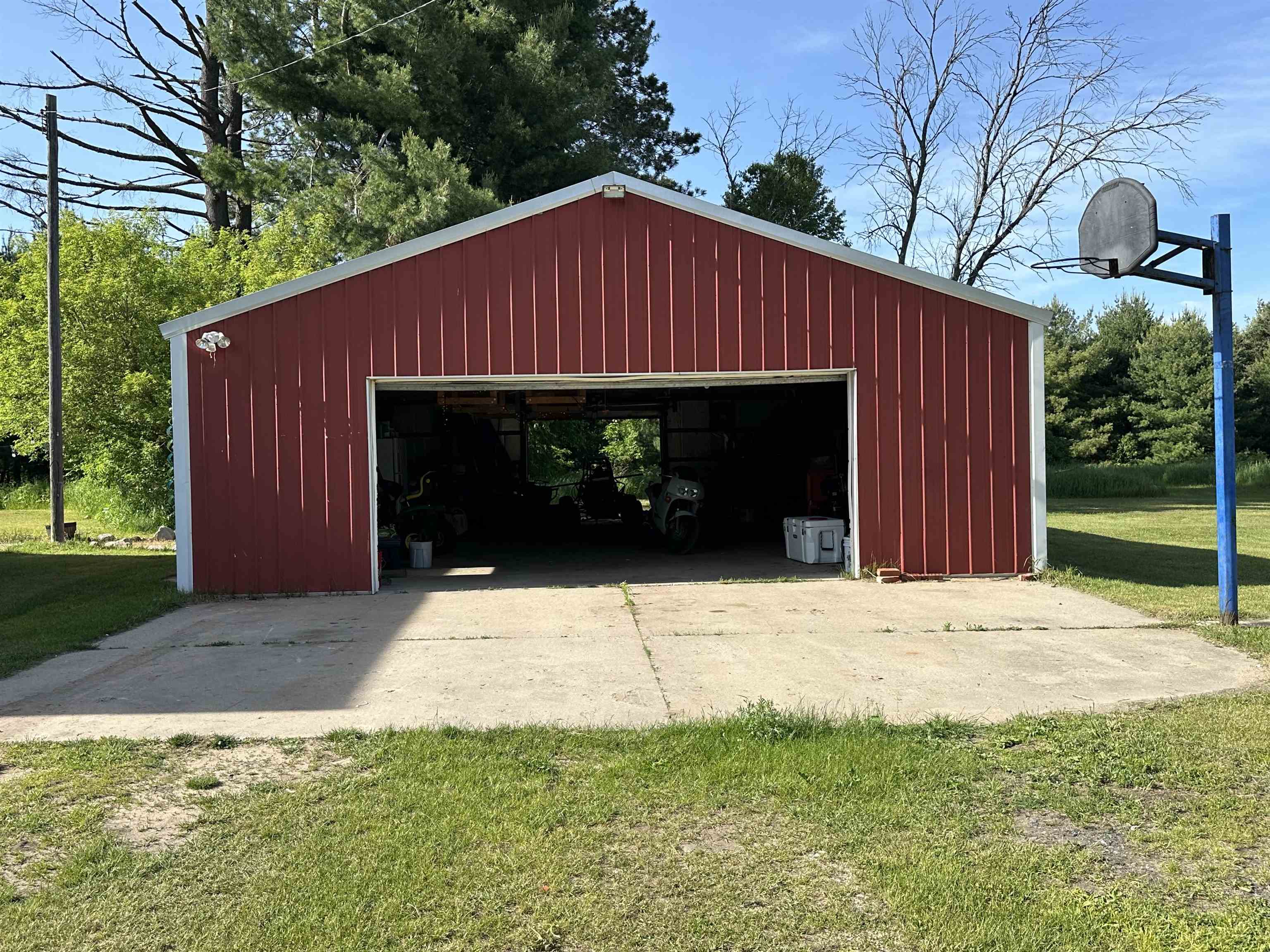1902 West 46 Road Cadillac, MI 49601 - Photo 6 of 45 1920147-3401d4c3-5cdd-4d54-b337-6b395e3cb06b.JPG