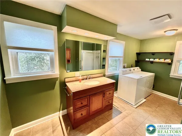 $2,300 | 2121 7th Street, Bethlehem, PA 18020