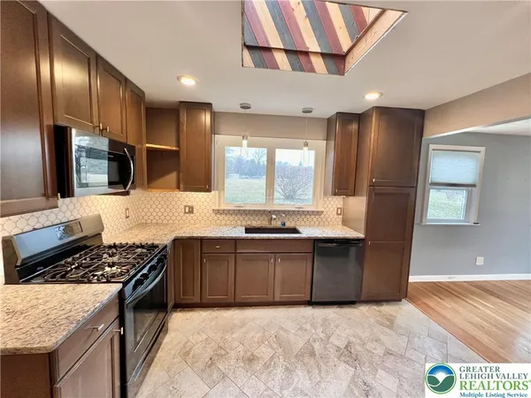 $2,300 | 2121 7th Street, Bethlehem, PA 18020