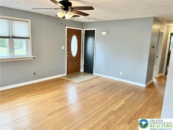 $2,300 | 2121 7th Street, Bethlehem, PA 18020