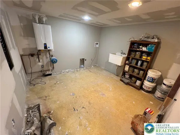 $2,300 | 2121 7th Street, Bethlehem, PA 18020