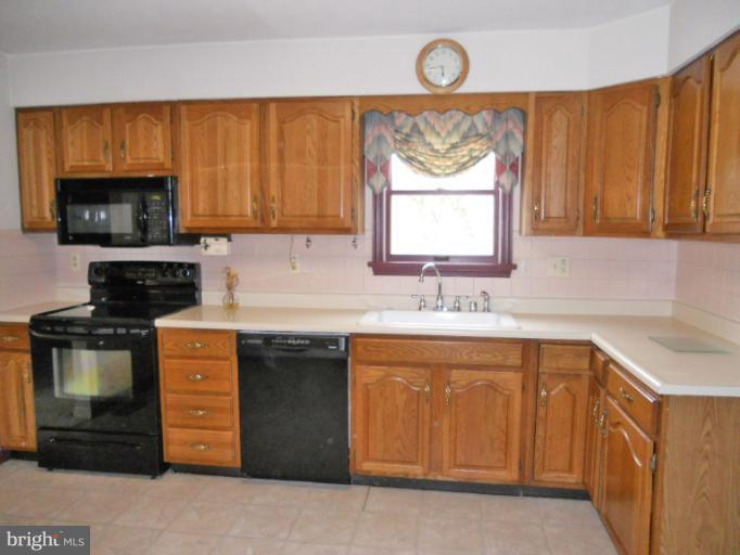 4632 Lower Beckleysville Road Hampstead, MD 21074 - Photo 14 of 27 Kitchen